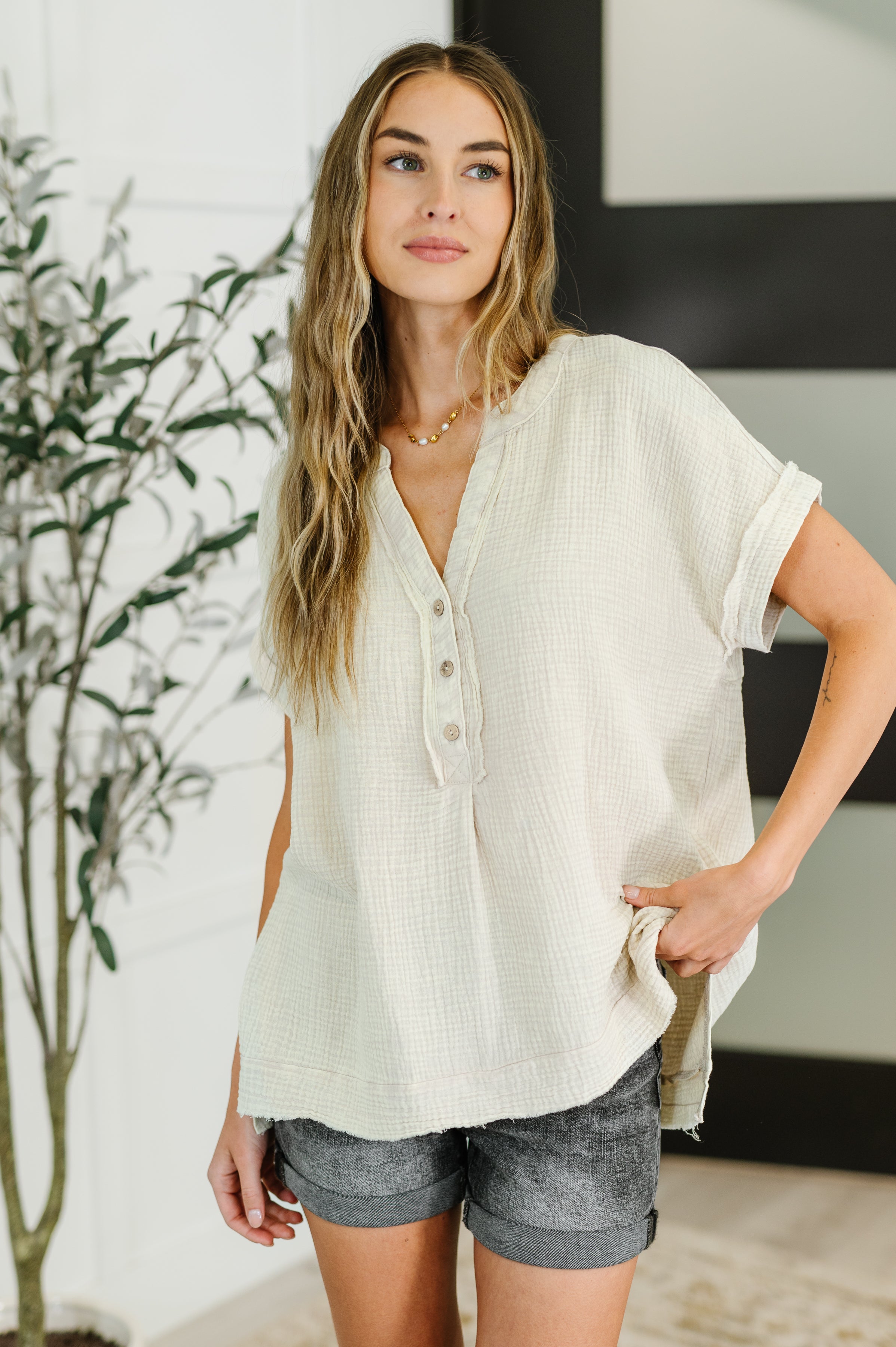 Basic Fade V-Neck Acid Wash Top in Sand Beige