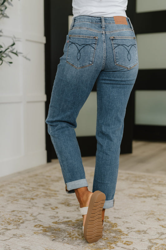 Colette Mid Rise Boyfriend Classic Cuffed