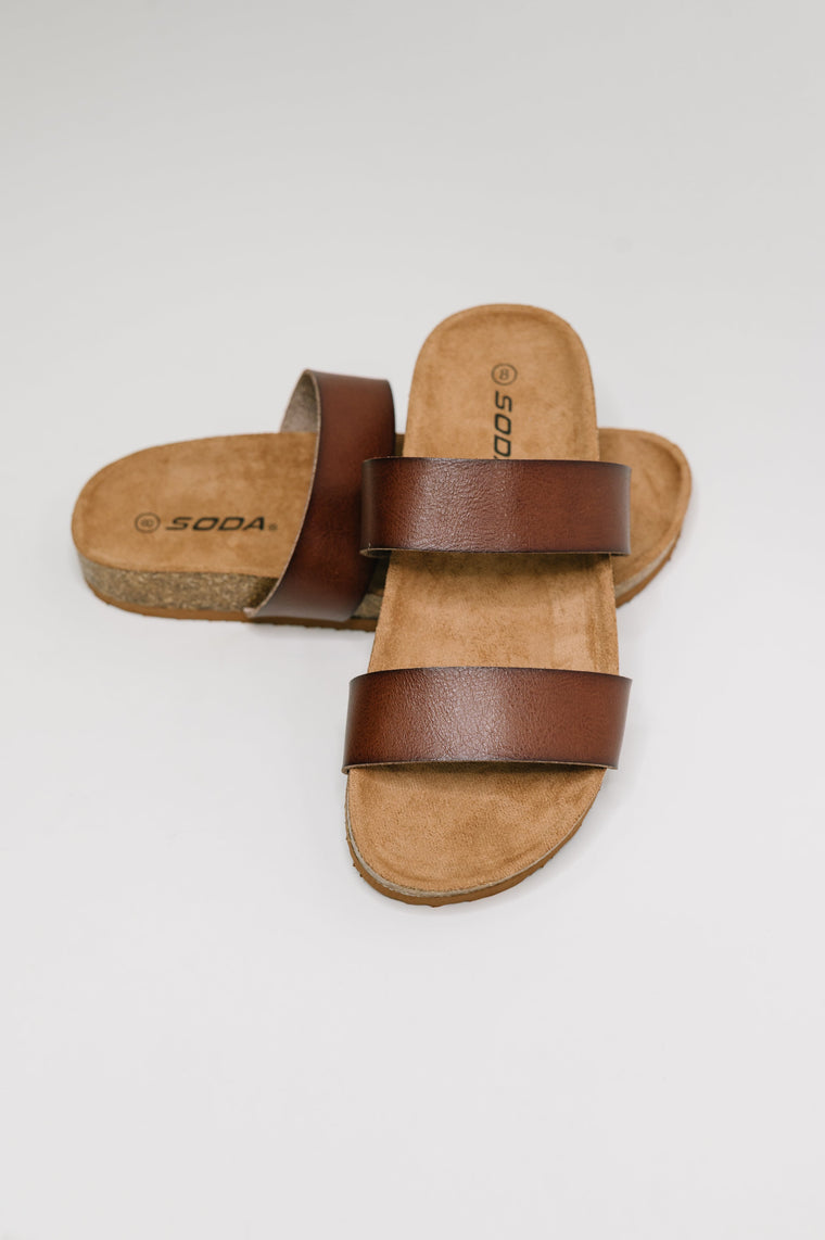 Eulee Round Toe Slip On Sandal in Light Brown