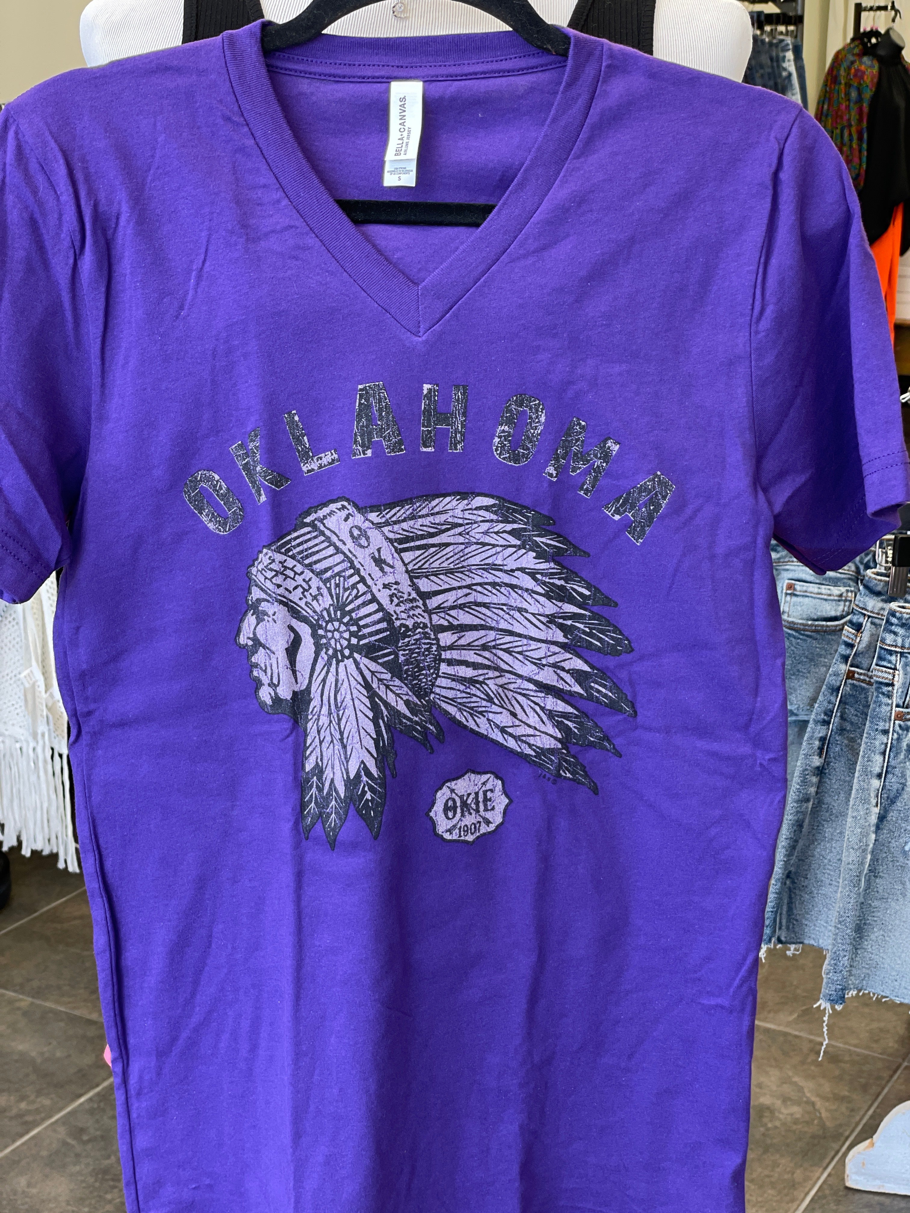 Oklahoma Indian Head Chief T-Shirt l Team Purple V-Neck – Whiskey