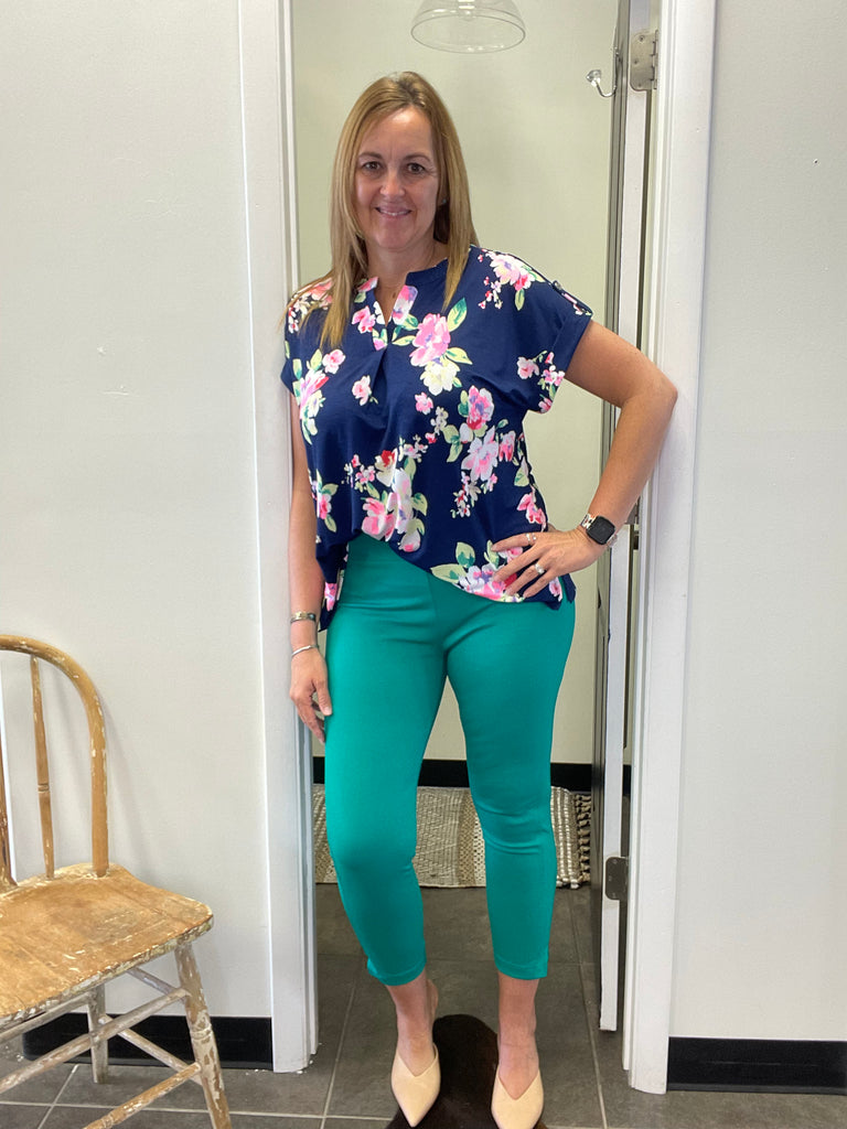 Kelly Green Magic Ankle Crop Skinny Pants
